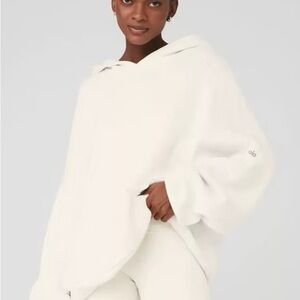 Alo scholar hooded sweater -ivory